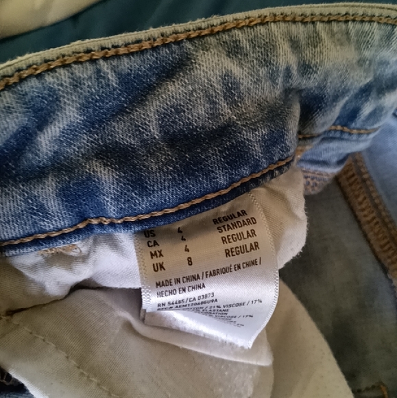 American eagle light blue ripped jeans - Picture 3 of 4
